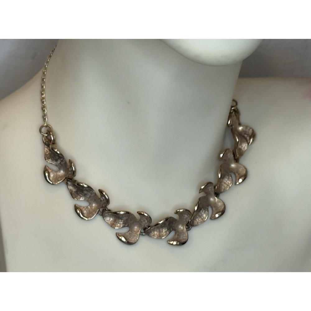 Vintage Brushed Gold Leaf Choker Necklace Retro 1950s Unsigned Articulated Link